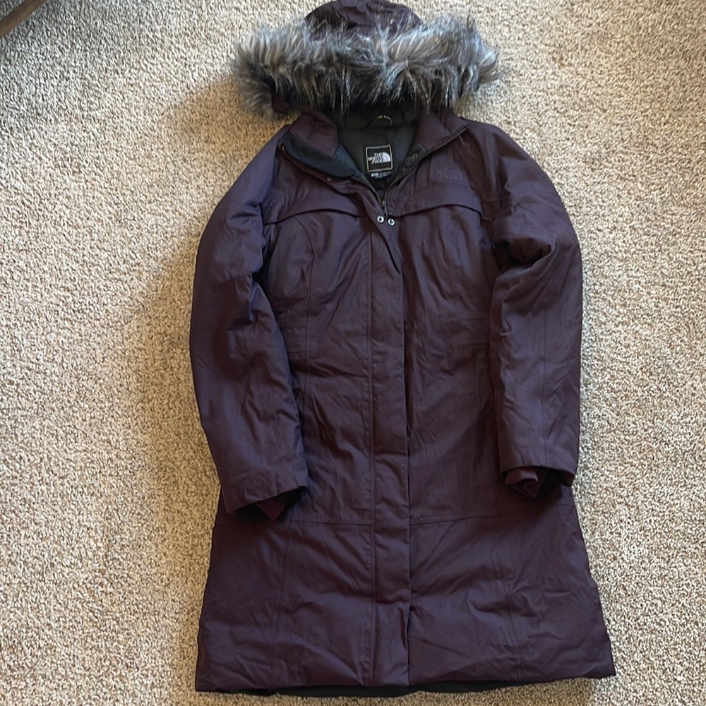 Preloved The North Face Parka sz Medium 💜